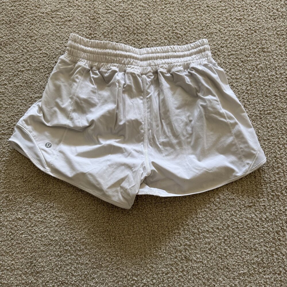 Lululemon Shorts Hotty Hot Short Womens White Built-in Brief Reflective Size 6